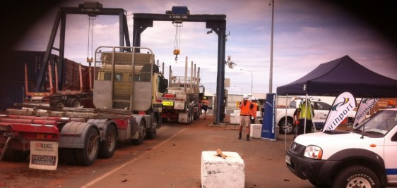 Trailer lift North Port 21 Jan 2015 