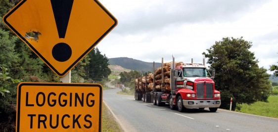 Log truck Kaipara with sign